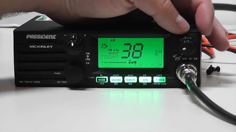 Best Trucker CB Radio - Buyer's Guide - Swingin West